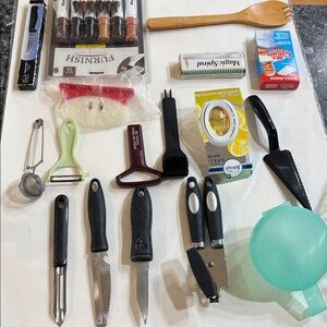 Kitchen gadget’s items for newly first home or apartment items.